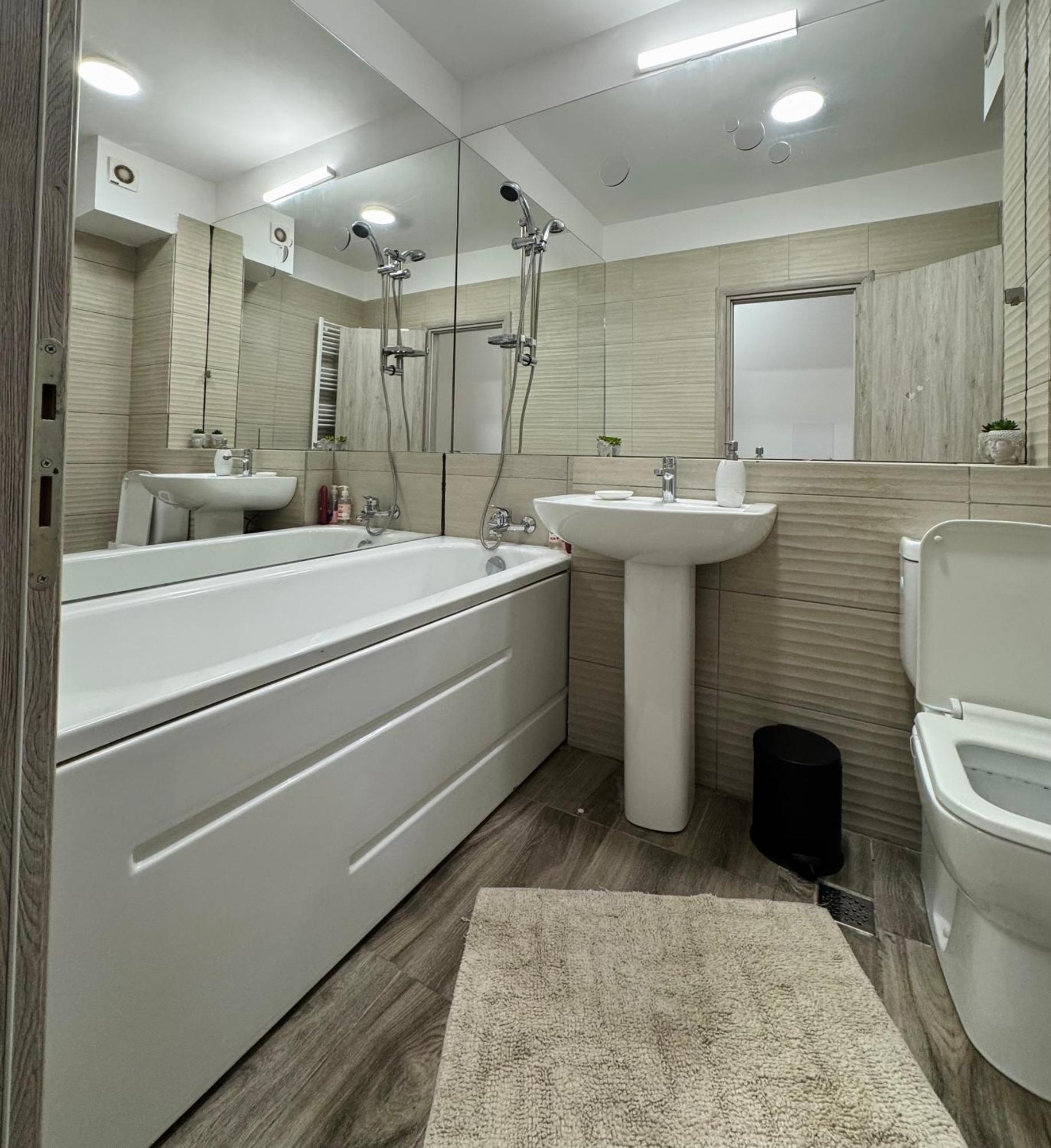 Apartment Solar D3, Private Parking, One Bedroom Bucharest Exterior photo